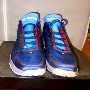 10.5 M JORDAN DOMINATE PRO.. Blue Gray Red
